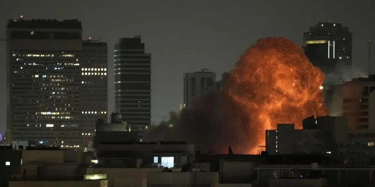 Forti esplosioni scuotono l'Iran: cosa è successo e i dettagli inquietanti