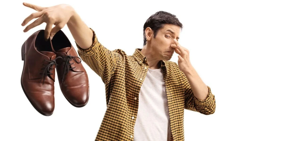 Addio cattivi odori: 2 rimedi astuti per avere scarpe fresche in una notte