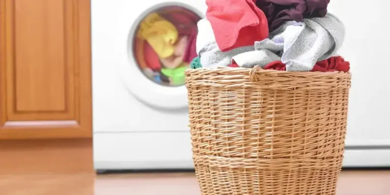 Cosa succede se carichi troppo la lavatrice? I danni nascosti da evitare