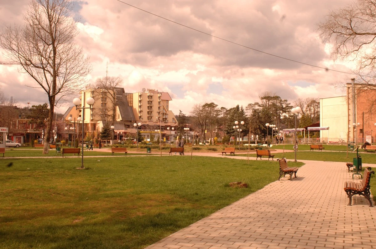 Gjakova Park: L'inaugurazione che ridefinisce il tuo concetto di shopping, divertimento e incontro - image 1
