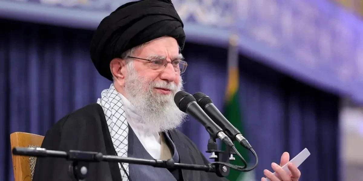 Iran: Khamenei delega il potere a Larijani in vista di un possibile conflitto
