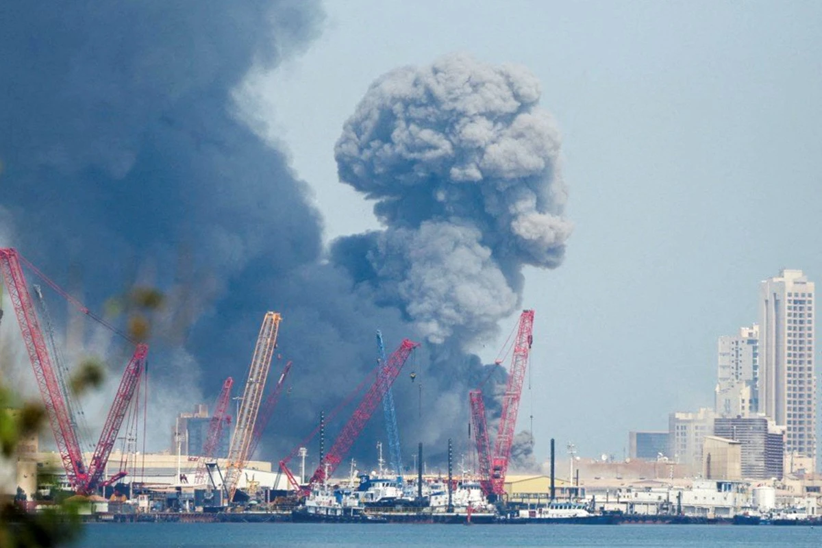 Iran: Missili colpiscono la base USA in Bahrain, escalation nella regione - image 1