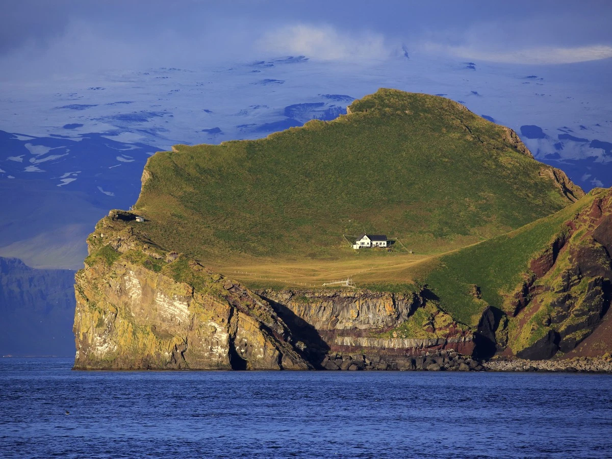 La Casa Più Solitaria del Mondo: L'Isola Abbandonata Dove Resiste Ancora una Dimora - image 1