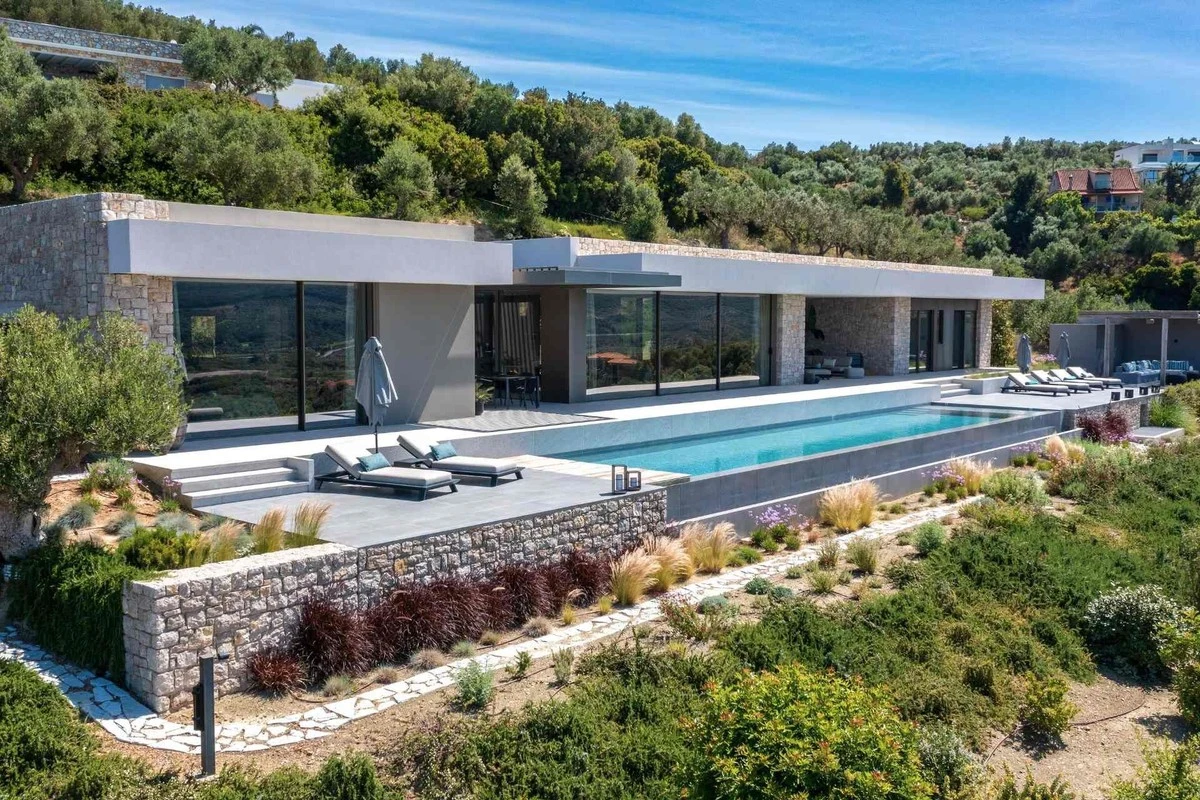 Marigona Residence: La tua villa di 260m² con finiture di lusso ti aspetta - image 1