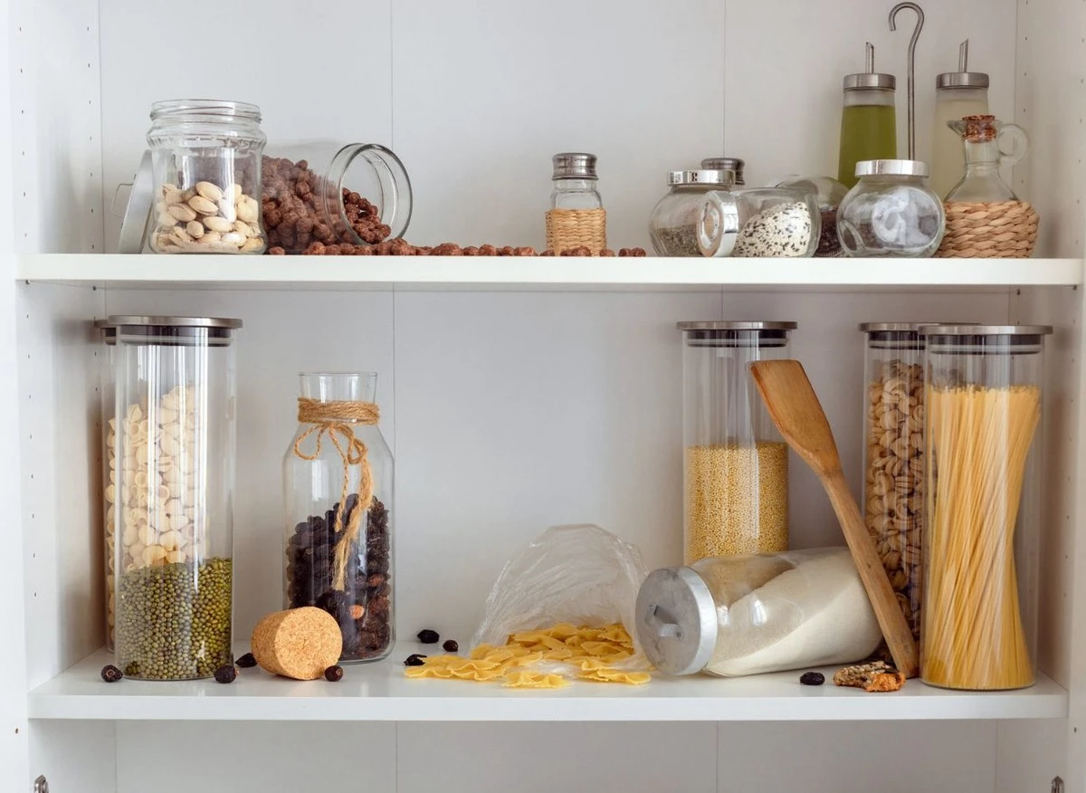 Sconfiggi le farfalline del cibo: la soluzione naturale che funziona davvero