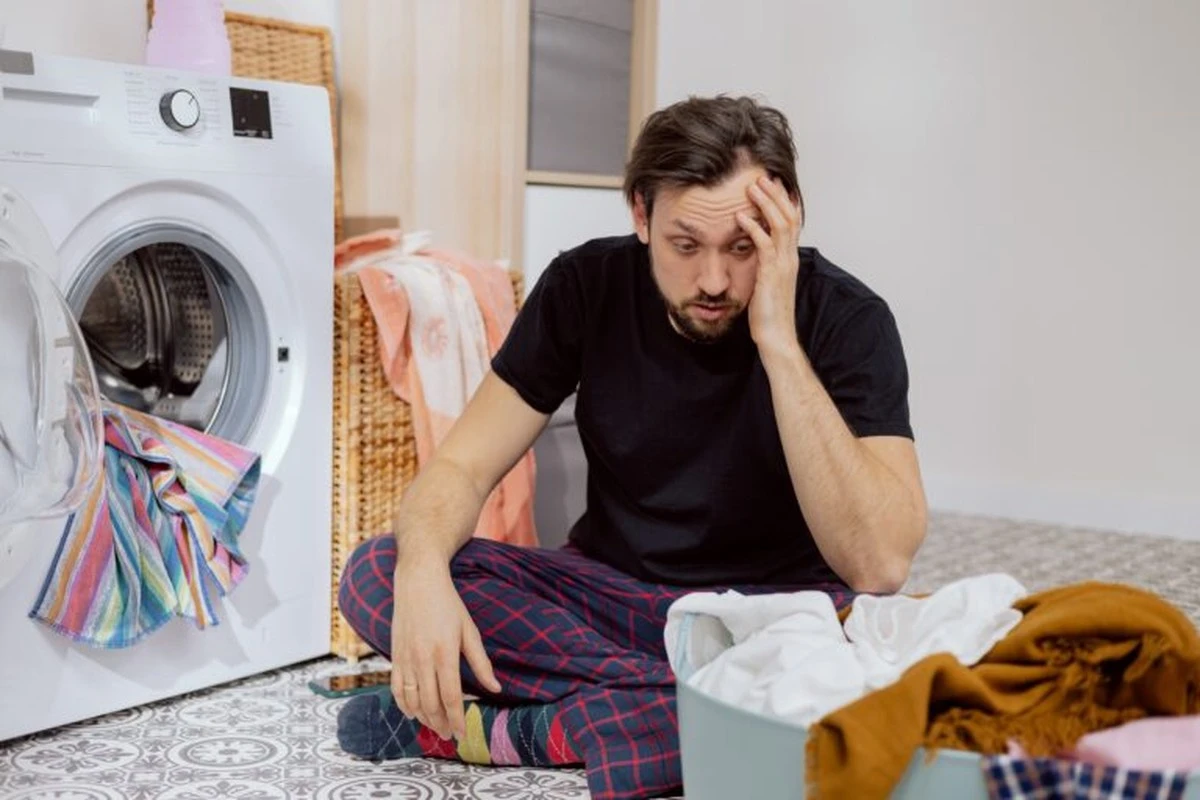 Zaino il bucato bianco: l'errore comune che rovina i tuoi vestiti (e come evitarlo) - image 1