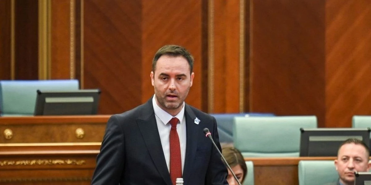 Glauk Konjufca Presidente: la mossa che divide il Kosovo