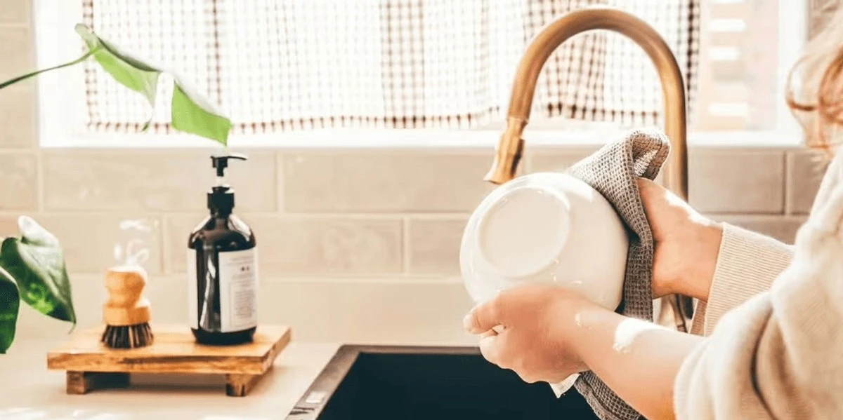 Il trucco di 5 minuti che elimina gli odori dal tuo lavello (è gratis!)