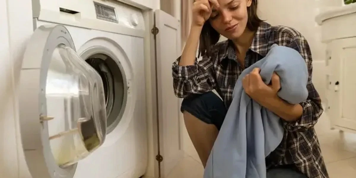 Non lavare mai questi capi in lavatrice: potresti rovinarli per sempre